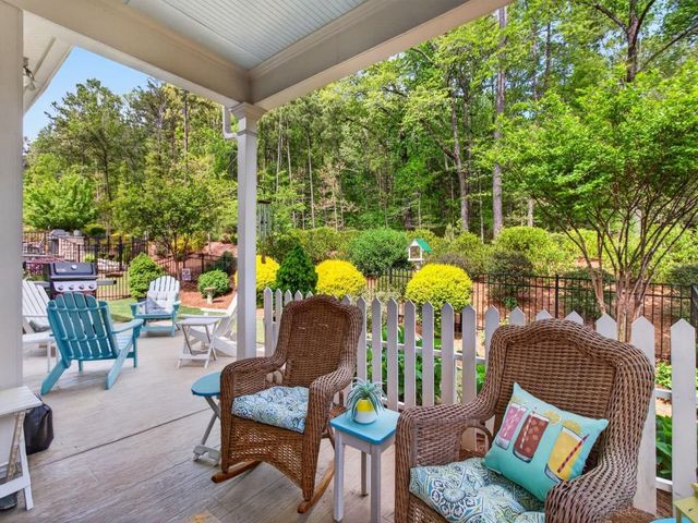 5645 Willow Springs Place, Hoschton, GA 30548