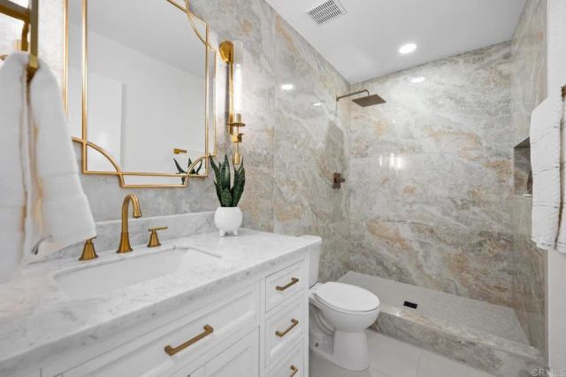 1014 Plover Way, Oceanside, CA 92057