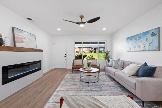 1014 Plover Way, Oceanside, CA 92057