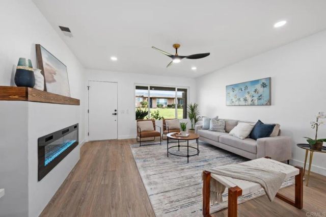 1014 Plover Way, Oceanside, CA 92057