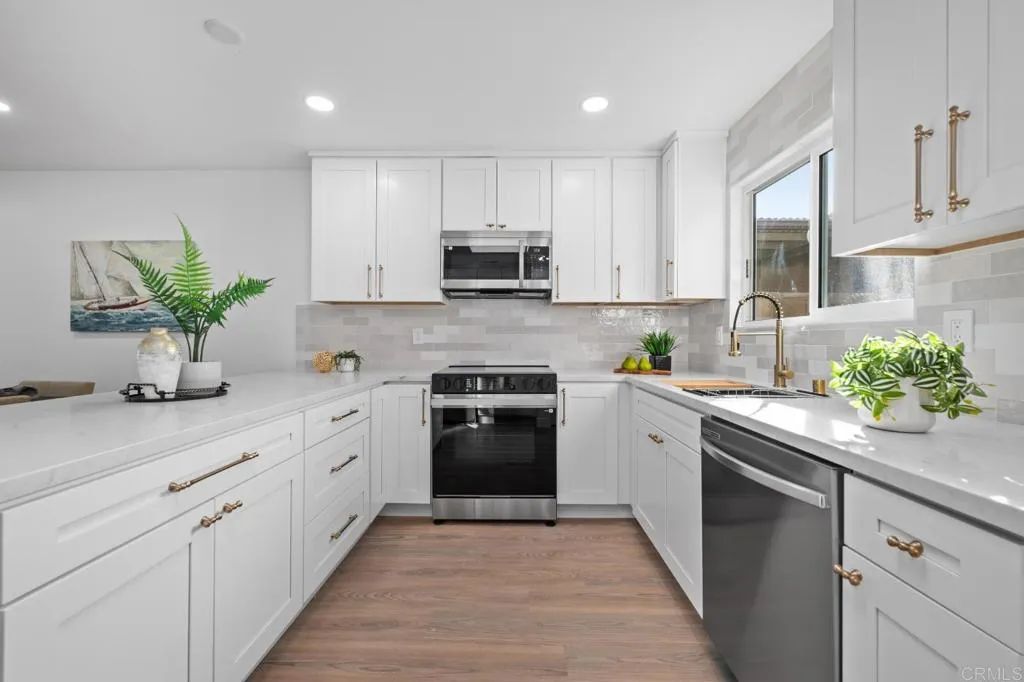 1014 Plover Way, Oceanside, CA 92057