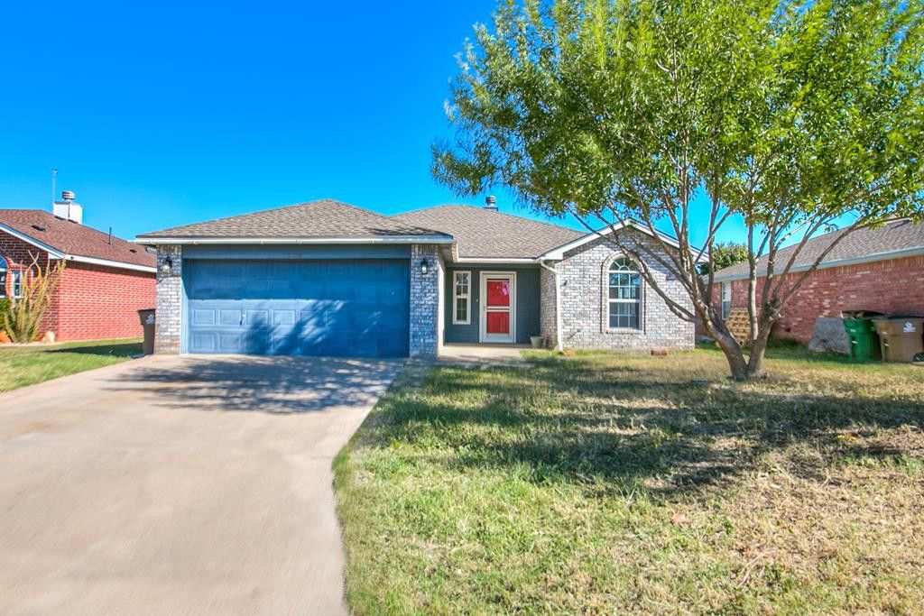 Image 1 of property listing at 1220 James Lane, San Angelo, TX 76905