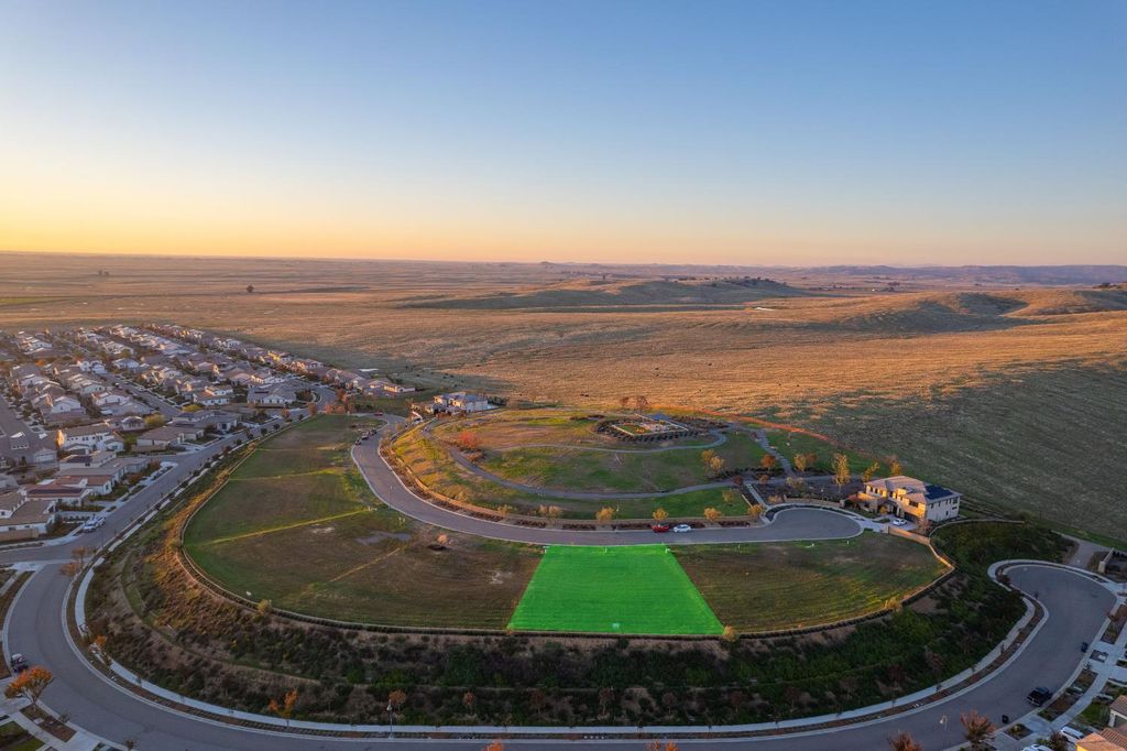 934 Terrace Place, Madera, CA 93636