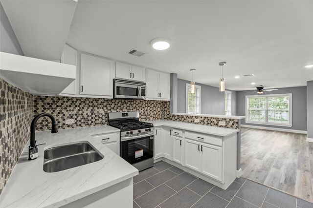 2630 Keeland Street, Houston, TX 77093