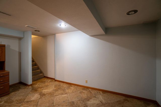 1114 Eleanor Drive, Waterloo, IA 50701