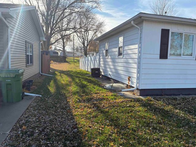 1114 Eleanor Drive, Waterloo, IA 50701