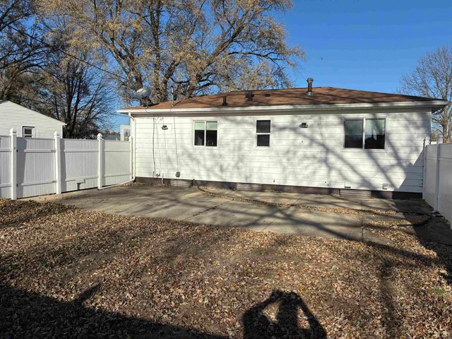 1114 Eleanor Drive, Waterloo, IA 50701