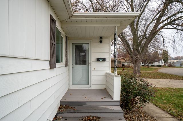 1114 Eleanor Drive, Waterloo, IA 50701