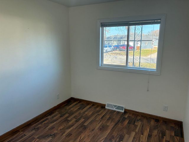 1114 Eleanor Drive, Waterloo, IA 50701