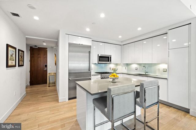 45 Sutton Sq SW Unit 1110, Washington, DC 20024