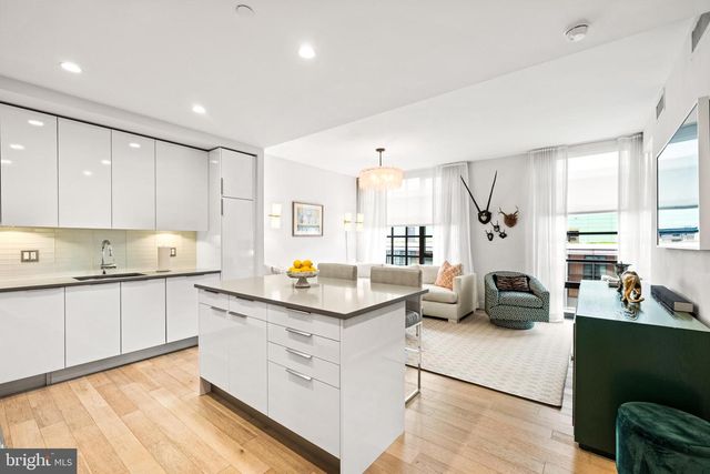 45 Sutton Sq SW Unit 1110, Washington, DC 20024