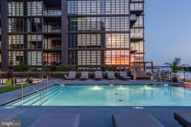 45 Sutton Sq SW Unit 1110, Washington, DC 20024
