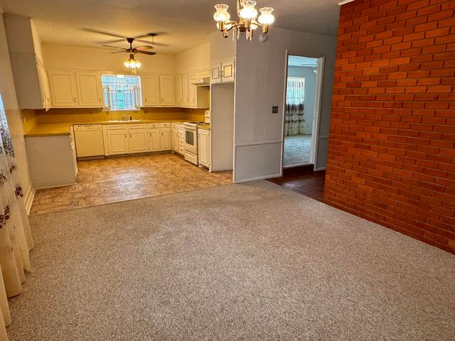 1209 Garland, Plainview, TX 79072