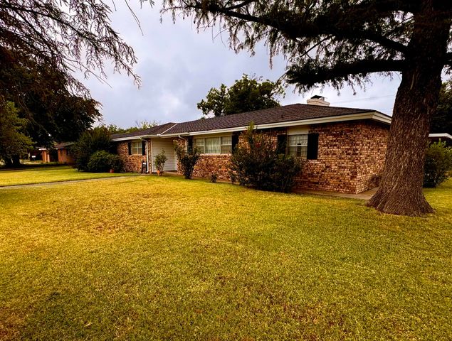 1209 Garland, Plainview, TX 79072