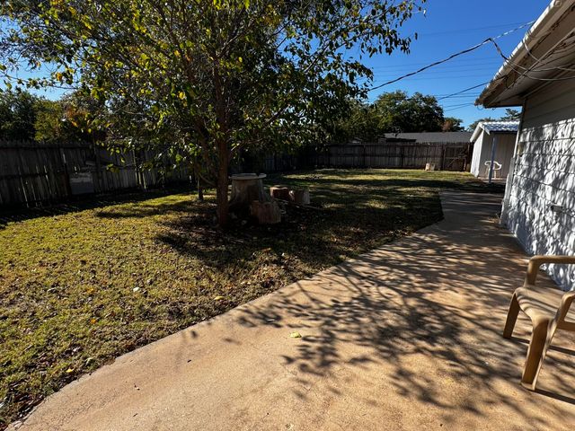 1209 Garland, Plainview, TX 79072