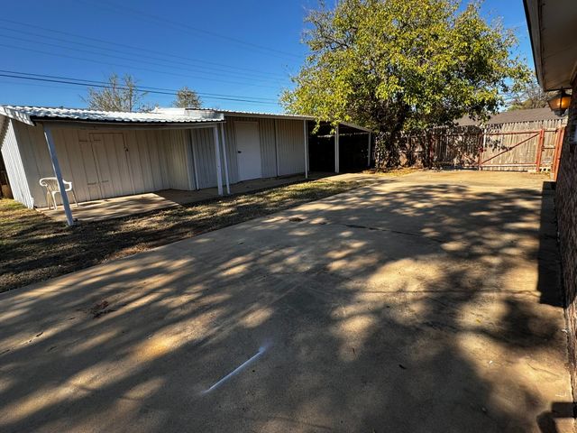 1209 Garland, Plainview, TX 79072
