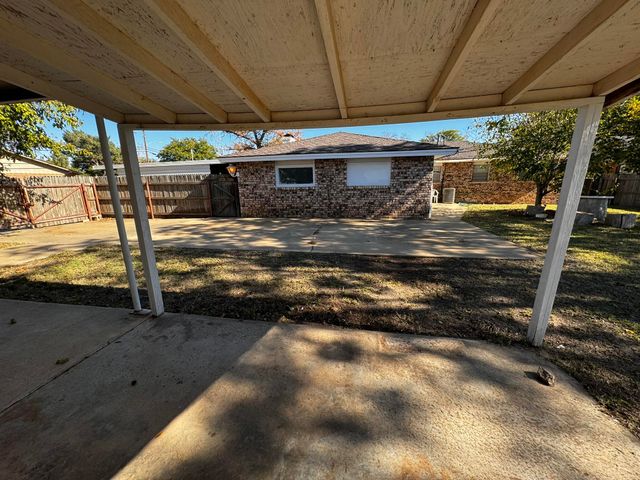 1209 Garland, Plainview, TX 79072