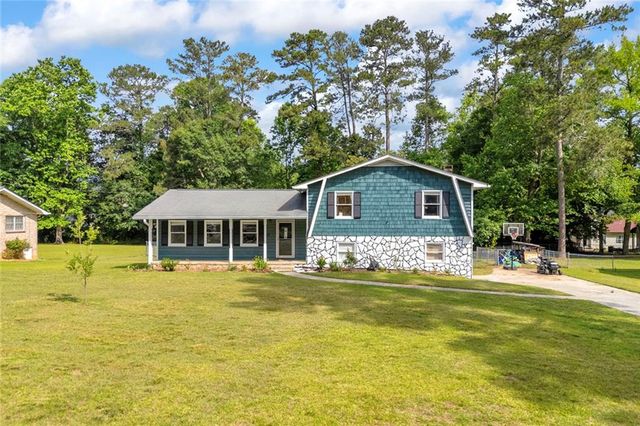144 Zion Wood Road, Loganville, GA 30052