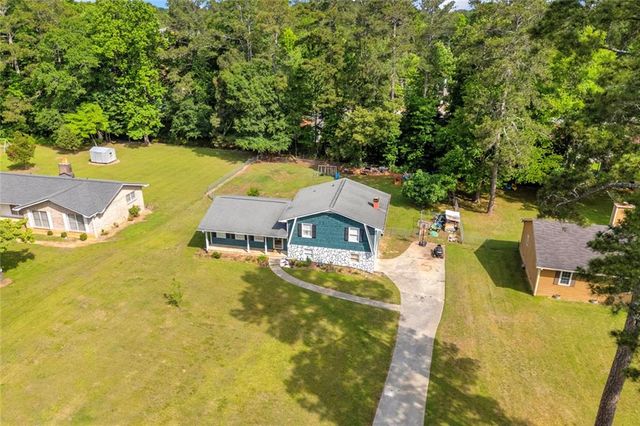 144 Zion Wood Road, Loganville, GA 30052