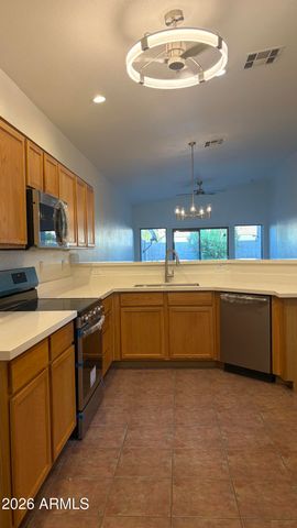 13 S LAVEEN Place, Chandler, AZ 85226
