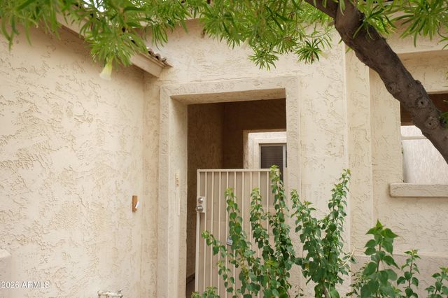 13 S LAVEEN Place, Chandler, AZ 85226