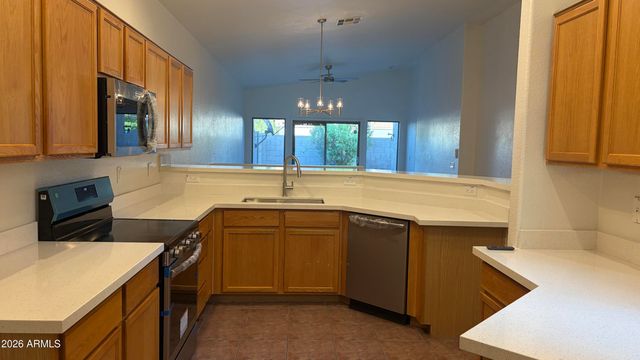 13 S LAVEEN Place, Chandler, AZ 85226