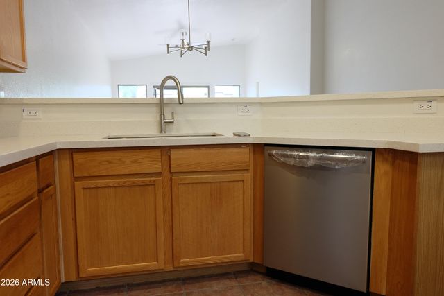 13 S LAVEEN Place, Chandler, AZ 85226