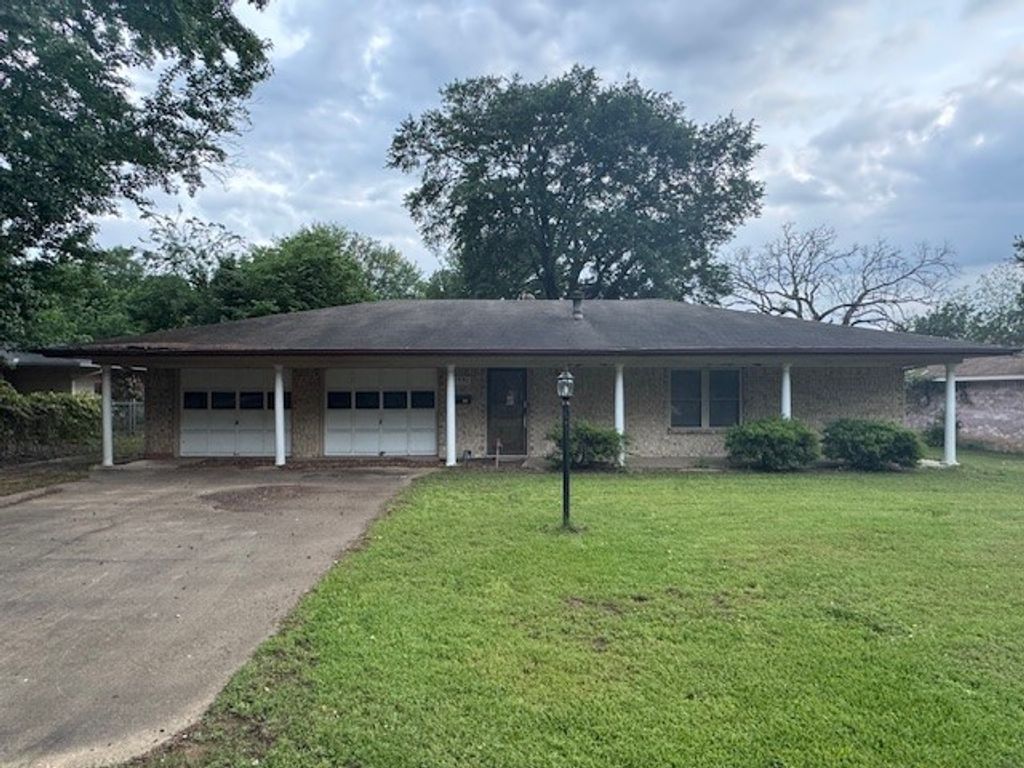 1930 Cedar Street, Paris, TX 75460