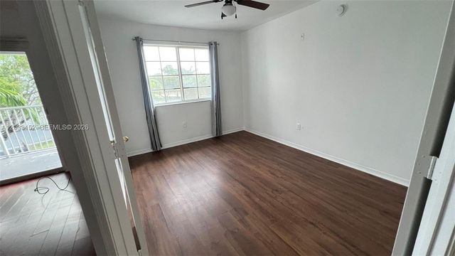 711 SW 111th Way 301, Pembroke Pines, FL 33025