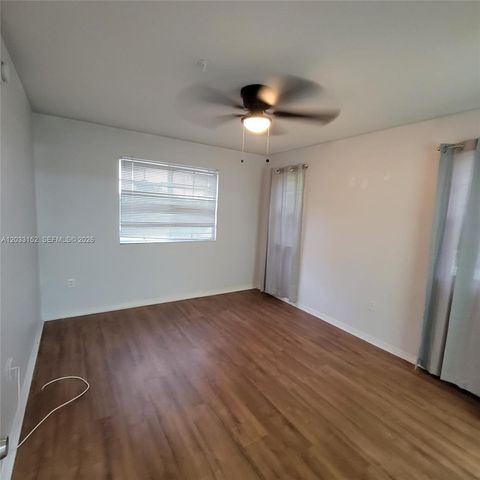 711 SW 111th Way 301, Pembroke Pines, FL 33025