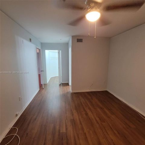 711 SW 111th Way 301, Pembroke Pines, FL 33025