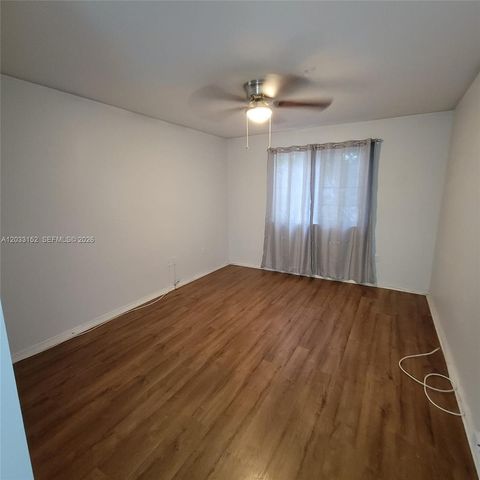 711 SW 111th Way 301, Pembroke Pines, FL 33025