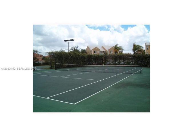 711 SW 111th Way 301, Pembroke Pines, FL 33025