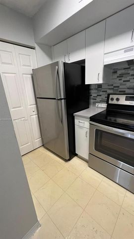 711 SW 111th Way 301, Pembroke Pines, FL 33025