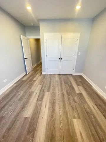 5420 W Belmont Street 2W, Chicago, IL 60641