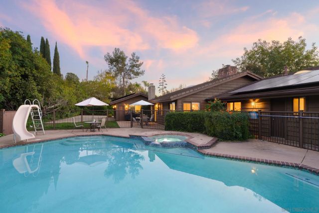 15943 Ranch Hollow Rd, Poway, CA 92064