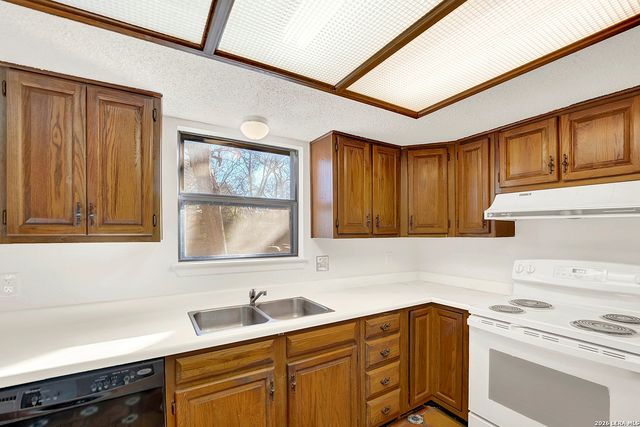 8542 Timberbriar St, San Antonio, TX 78250