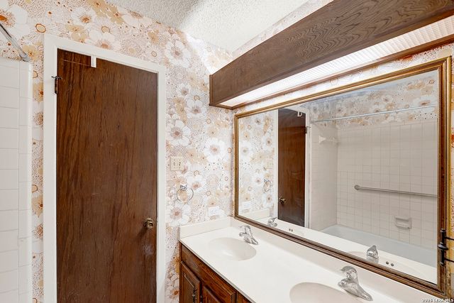 8542 Timberbriar St, San Antonio, TX 78250