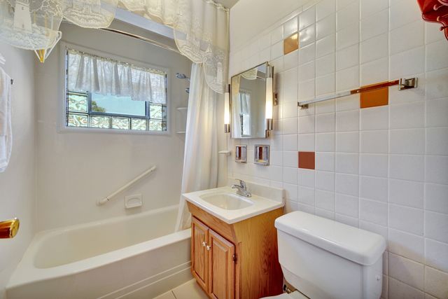 10912 S Pulaski Road, Oak Lawn, IL 60453