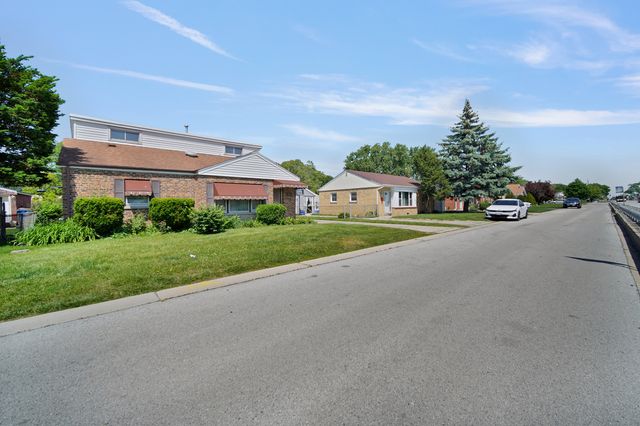 10912 S Pulaski Road, Oak Lawn, IL 60453