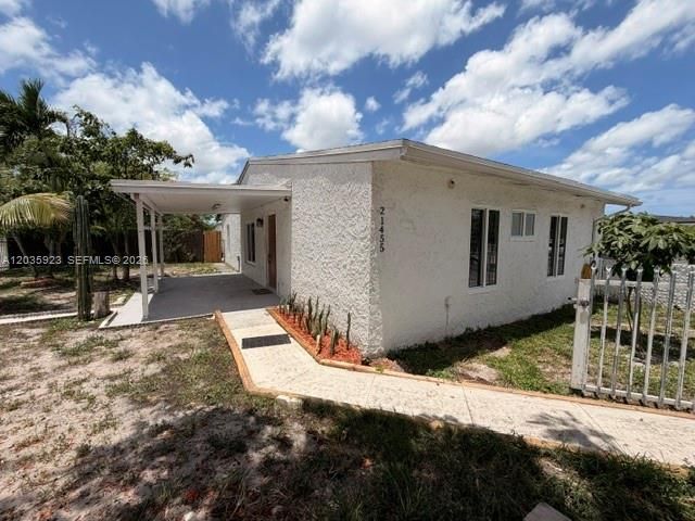 21455 NW 39th Ave 1, Miami Gardens, FL 33055