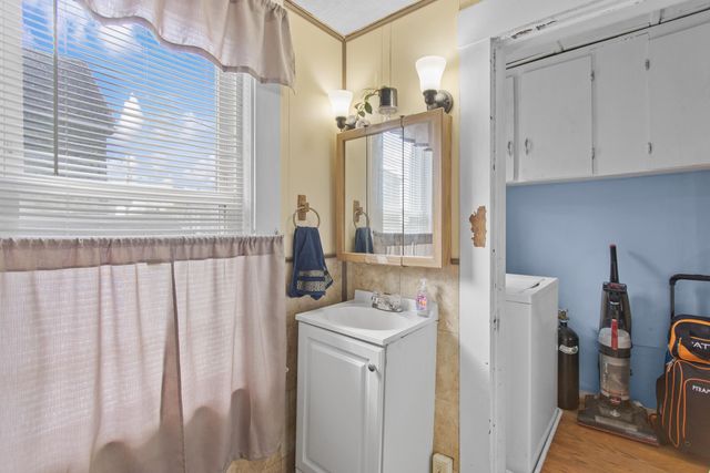 140 Douglas Street, Manchester, NH 03102