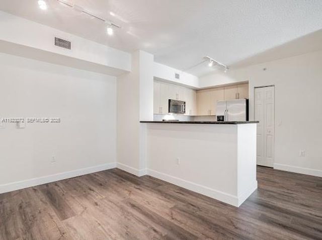 2421 NE 65th St 309, Fort Lauderdale, FL 33308