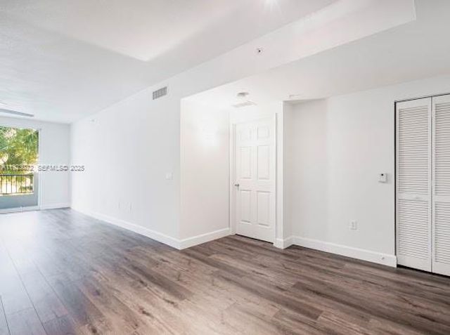 2421 NE 65th St 309, Fort Lauderdale, FL 33308