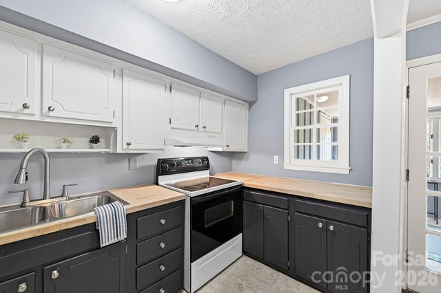 918 McAlway Road D, Charlotte, NC 28211
