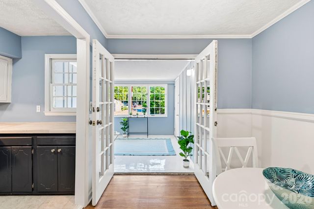 918 McAlway Road D, Charlotte, NC 28211