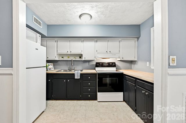 918 McAlway Road D, Charlotte, NC 28211