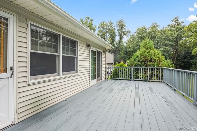 5 Newport Court, Suffern, NY 10901