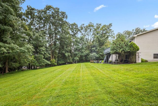 5 Newport Court, Suffern, NY 10901