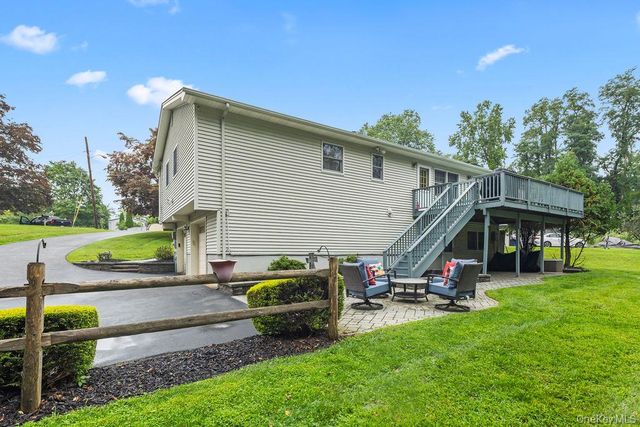 5 Newport Court, Suffern, NY 10901